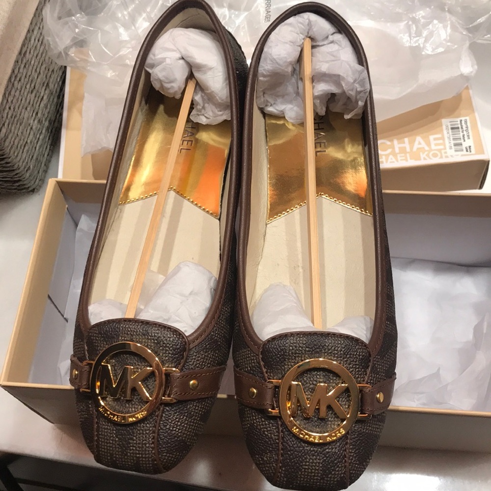 BNWT Michael Kors Flats